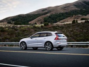 volvo xc60 t8 twin engine side